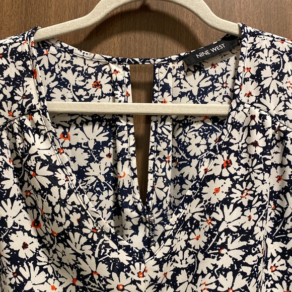 Nine West Navy Blue Floral Blouse Sixe XL Casual Lightweight Layering Piece - Picture 5 of 8